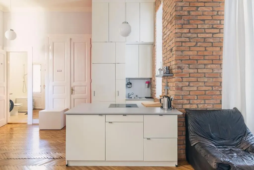Apartment Stylish,Large & Bright Loft In City Center By Nw Budapest