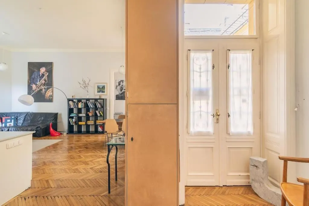 Stylish,Large & Bright Loft In City Center By Nw Budapest