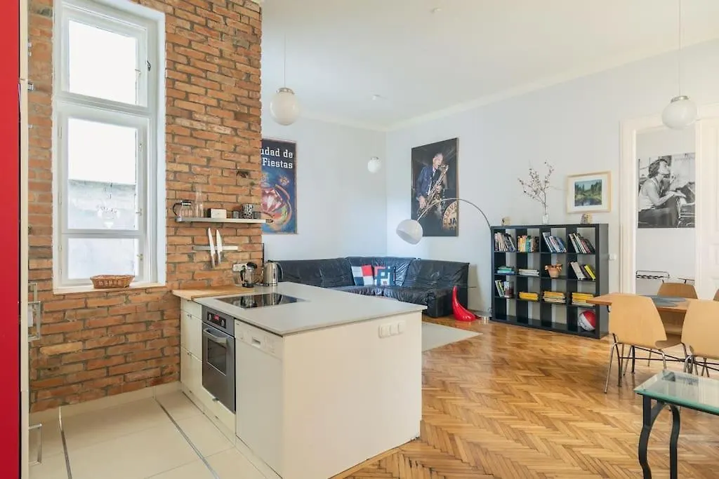 Apartment Stylish,Large & Bright Loft In City Center By Nw Budapest Hungary